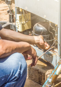 Buscando por Conserto de Adega Climatizada em Goiânia? servico-conserto-geladeira (1)